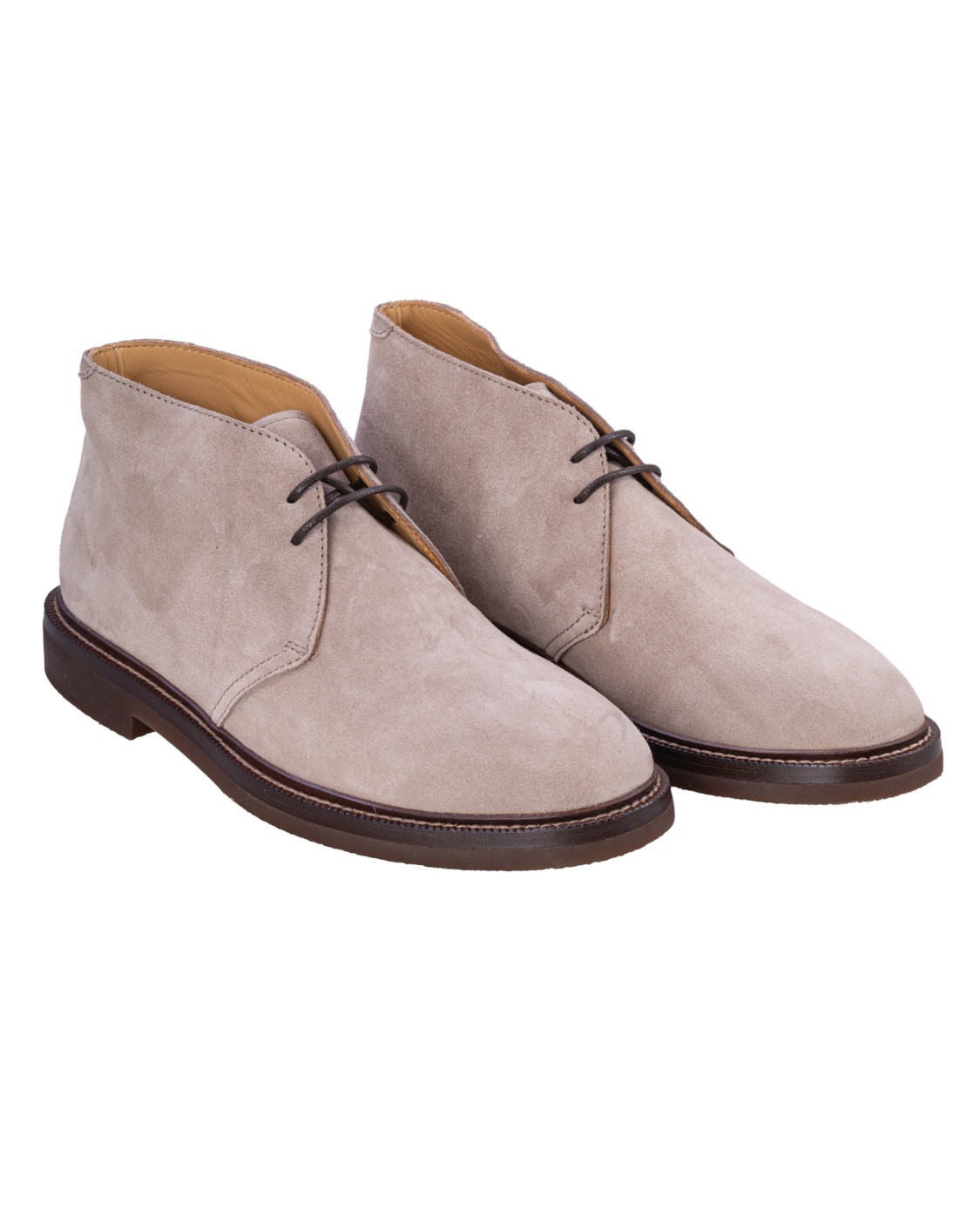 shop BRUNELLO CUCINELLI Saldi Scarpa: Brunello Cucinelli Chukka Boot in camoscio.
Chiusura con lacci fini in tessuto.
Lacci di scorta fini in tessuto.
Fodera in pelle.
Suola in cuoio.
Battistrada in gomma TPU.
Composizione: 100% Pelle.
Fabbricato in Italia.. MZUPEAE817-C6465 number 9840837